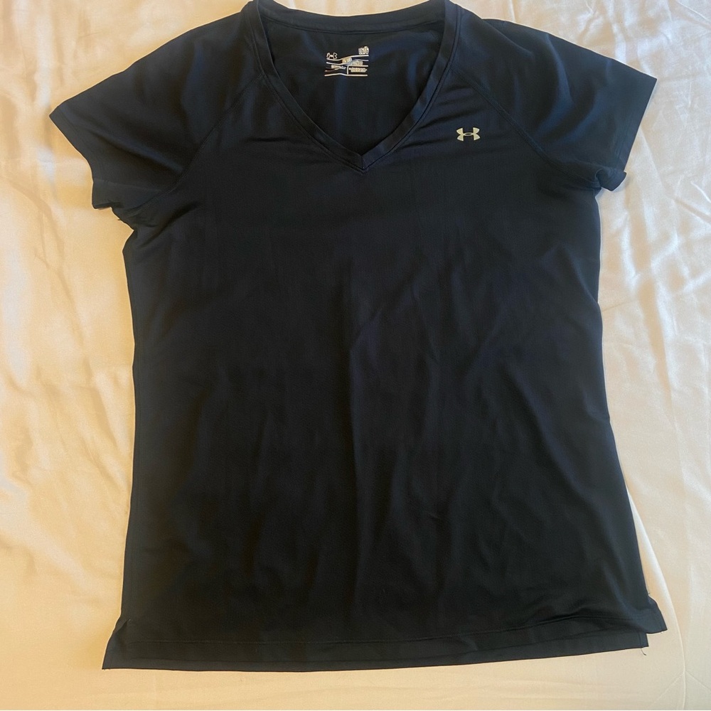 Under Armour Women's Black V-Neck Short Sleeve Tee